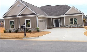 10 Ivy Cross in Smiths Station, AL - Building Photo
