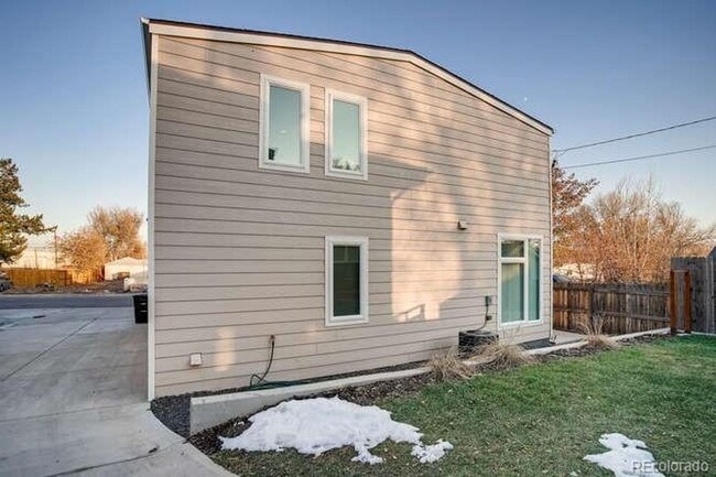 433 S Newton St in Denver, CO - Building Photo - Building Photo