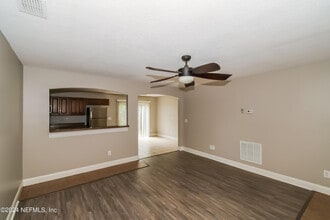 8125 Cahoon Dr W in Jacksonville, FL - Building Photo - Building Photo