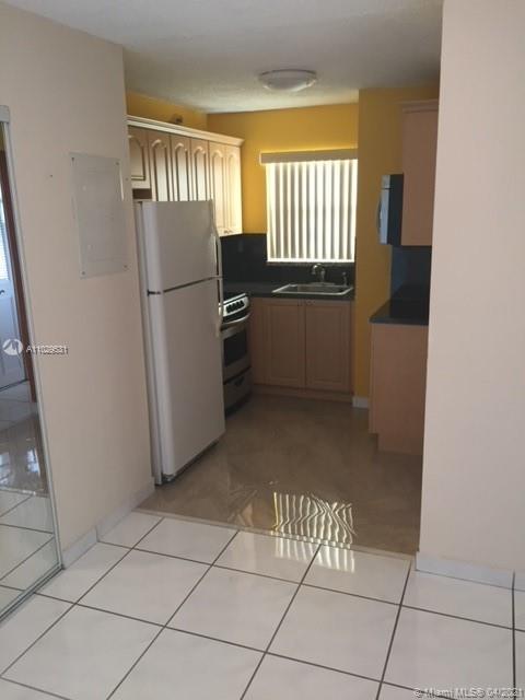 8821 W Flagler St-Unit -201 in Miami, FL - Building Photo