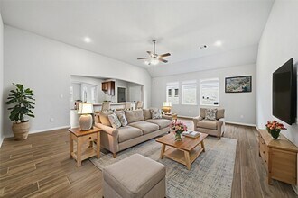 6010 Kolle Dr in Rosenberg, TX - Building Photo - Building Photo