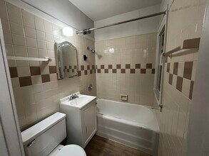4573 S Lake Dr in Cudahy, WI - Building Photo - Building Photo