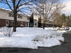 99 Shirley Cir, Unit RCW Shirley Circle in Williston, VT - Building Photo