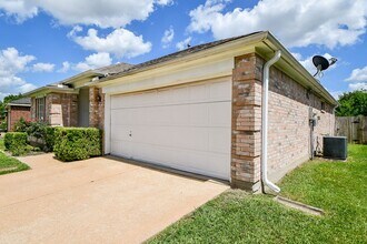 19723 Ridge Falls Ct in Cypress, TX - Building Photo - Building Photo