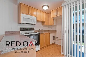 20200 Sherman Way in Los Angeles, CA - Building Photo - Building Photo