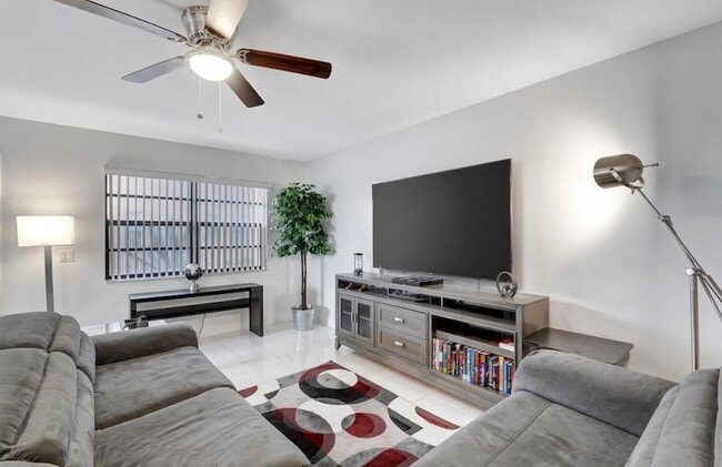 106 Piedmont Way in Delray Beach, FL - Building Photo - Building Photo