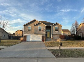 8883 Butterfly Ln in Manhattan, KS - Building Photo