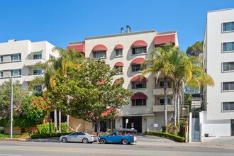 10645 Wilshire Blvd, Unit 101 in Los Angeles, CA - Building Photo - Building Photo