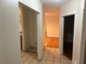 748 N 34th St in Milwaukee, WI - Foto de edificio - Building Photo