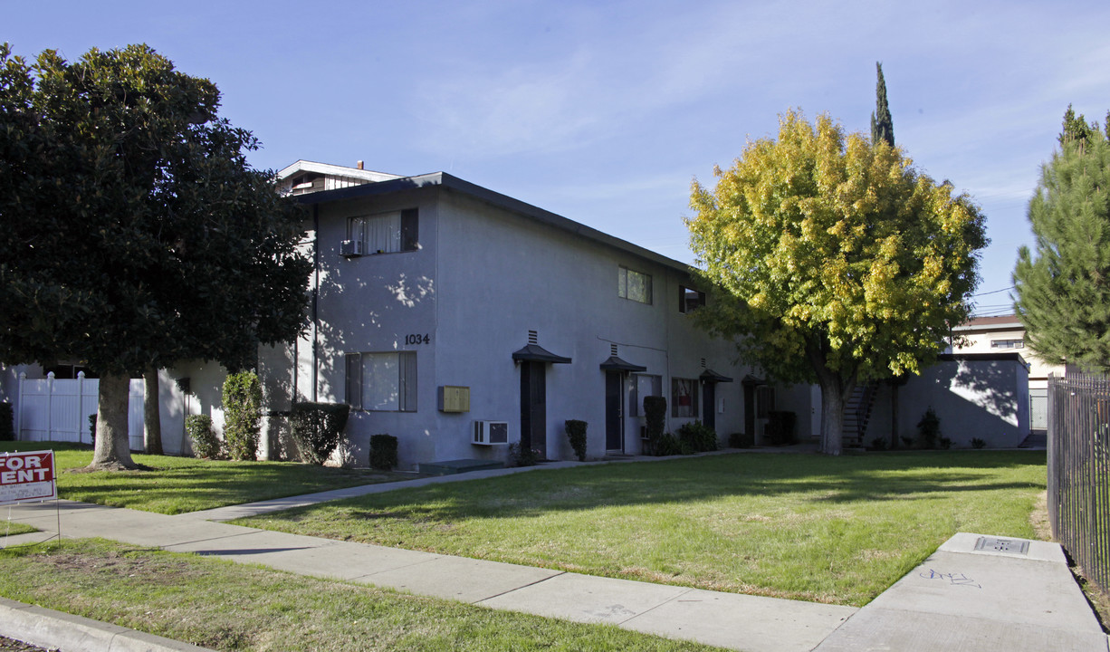 1034 W G St in Ontario, CA - Foto de edificio