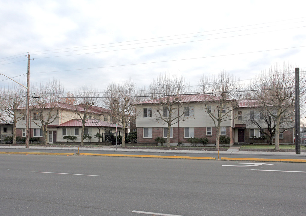 Auburn Court Apartments in Auburn, WA - Building Photo