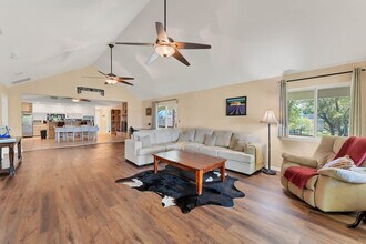 2388 Lakeshore Dr in Canyon Lake, TX - Building Photo - Building Photo