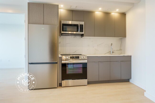 1499 Bedford Ave, Unit 9G in Brooklyn, NY - Foto de edificio - Building Photo