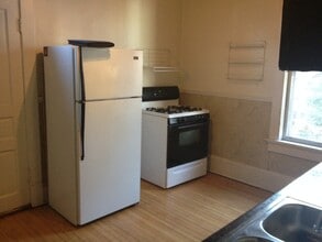 2506 N Bartlett Ave, Unit 2506 in Milwaukee, WI - Building Photo - Building Photo