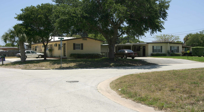 Vu Apartments in Cape Canaveral, FL - Foto de edificio - Building Photo