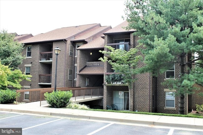 property at 7804 Guildberry Ct