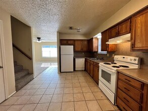 524 Strata Dr in Denton, TX - Foto de edificio - Building Photo