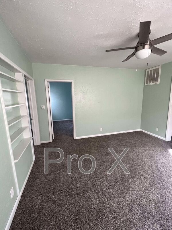 111 N Gray Ave in Joplin, MO - Building Photo - Building Photo