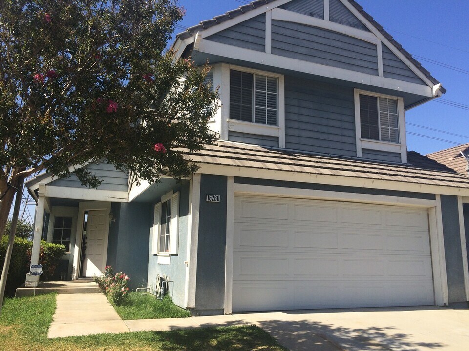 16260 Valleyvale Dr in Fontana, CA - Building Photo