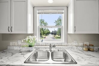 305 N Pleasant View St in Elmwood, IL - Building Photo - Building Photo