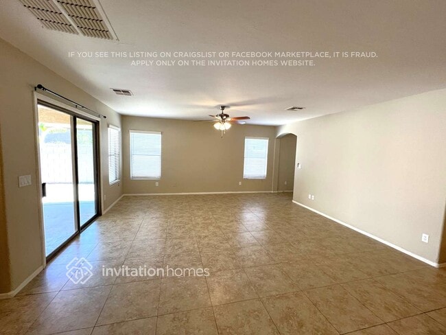 3362 W Hayden Peak Dr in San Tan Valley, AZ - Foto de edificio - Building Photo