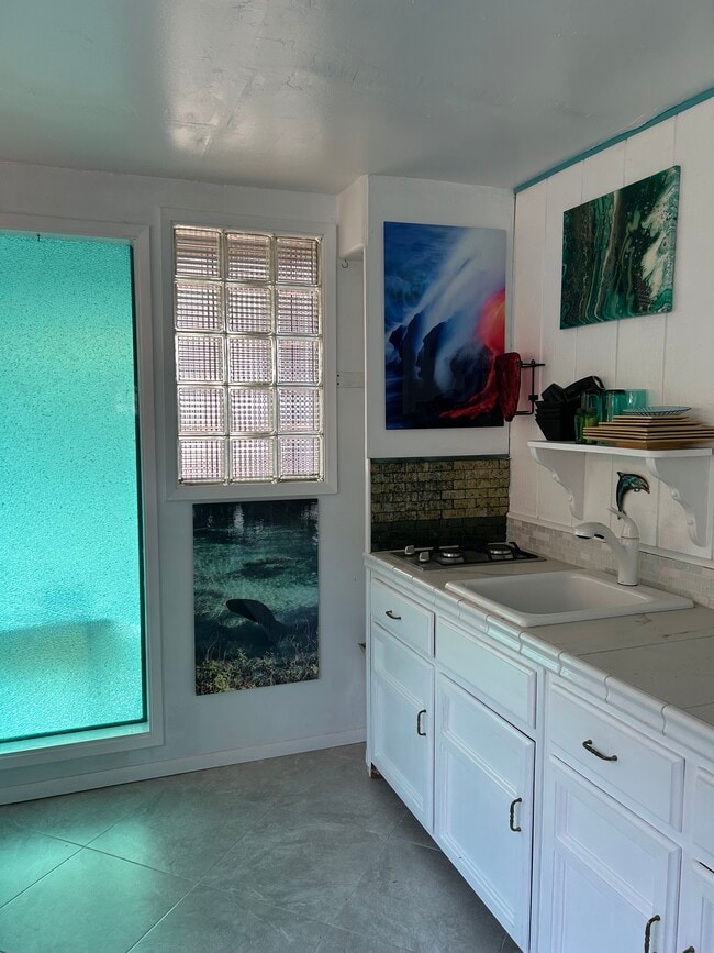 1060 Waring St, Unit Studio in Seaside, CA - Building Photo - Building Photo