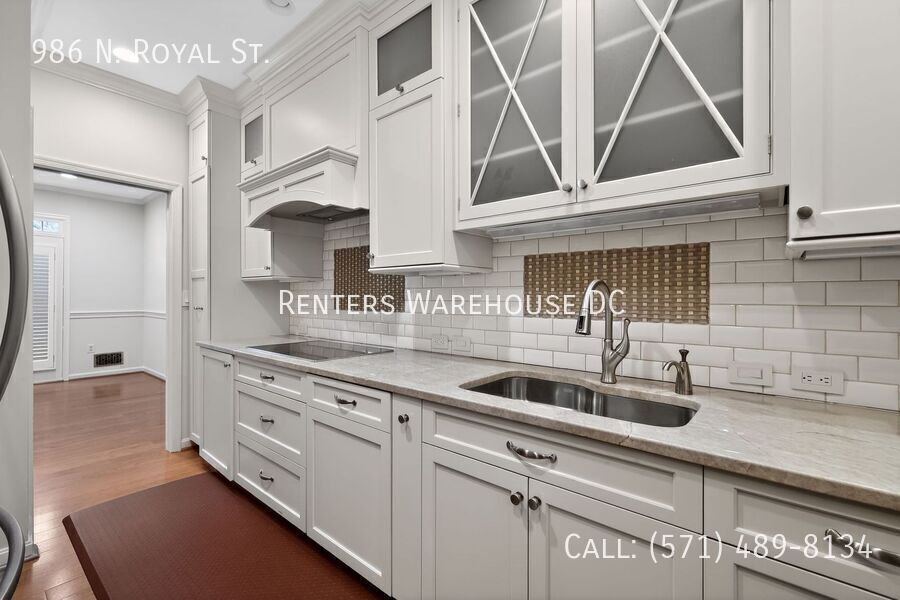 986 N Royal St in Alexandria, VA - Building Photo