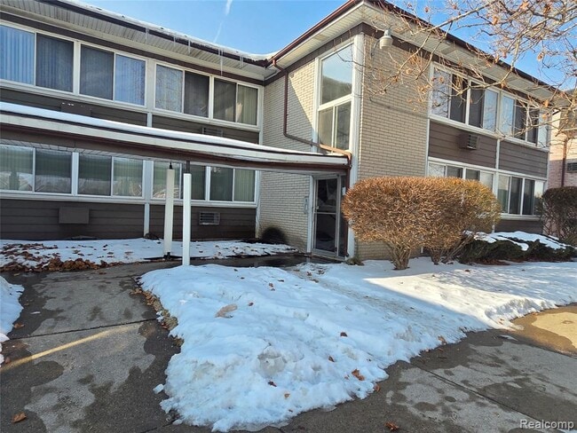 19131 Lahser Rd in Detroit, MI - Building Photo - Building Photo