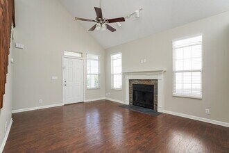 903 Bexhill Ct S in Nashville, TN - Foto de edificio - Building Photo