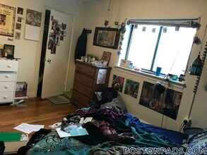 1 President Terrace, Unit 4 in Boston, MA - Foto de edificio - Building Photo