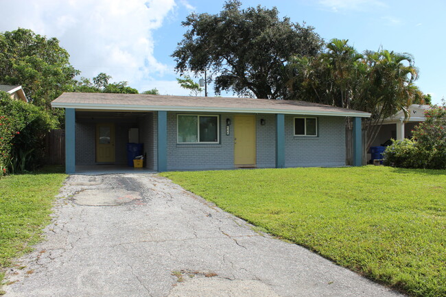 323 W Palm St in Lantana, FL - Building Photo - Building Photo