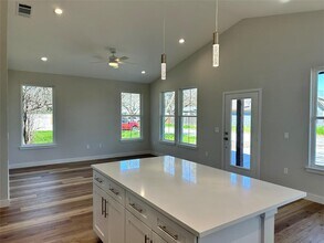 1115 Neches St in Lockhart, TX - Building Photo - Building Photo