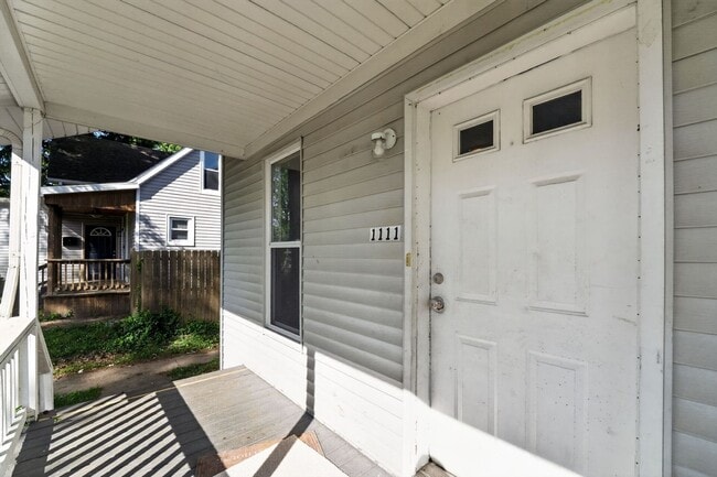 1111 Ln Salle St, Unit 813 in Swansea, IL - Building Photo - Building Photo