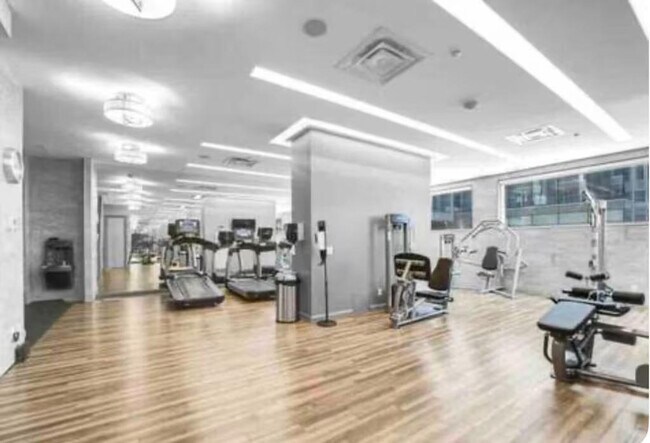 125 Yorkville Ave, Unit SI ID1316392P in Toronto, ON - Building Photo - Building Photo