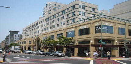 Pacific Renaissance Plaza in Oakland, CA - Building Photo - Building Photo