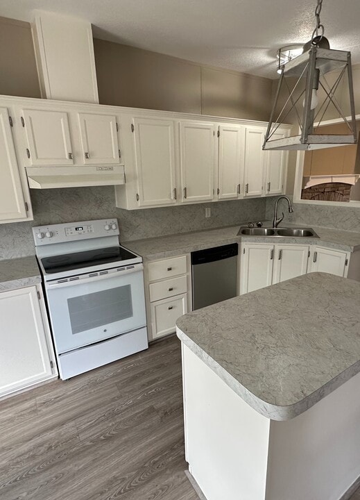 515 Connie St in East Bernard, TX - Building Photo