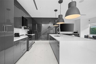17900 SW 149th Ave in Miami, FL - Building Photo - Building Photo