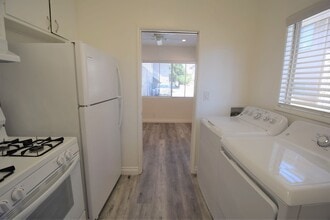 4334 Mammoth Ave in Los Angeles, CA - Building Photo - Building Photo