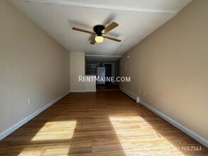 206 Maine Ave in Farmingdale, ME - Building Photo - Building Photo