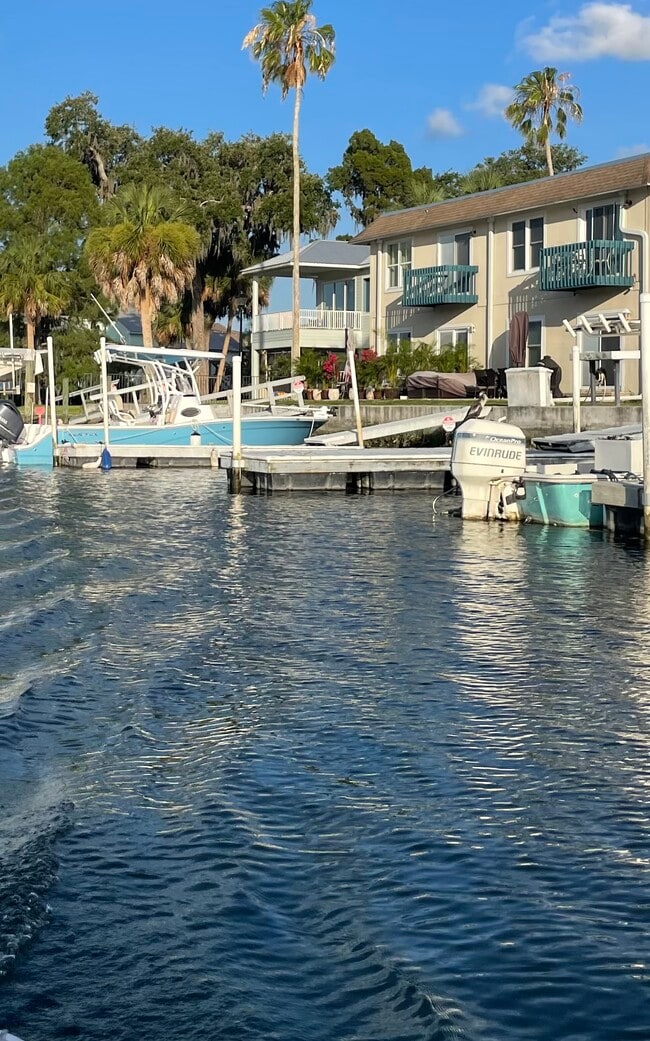 30 SE Valare Ln, Unit 202B in Crystal River, FL - Building Photo - Building Photo