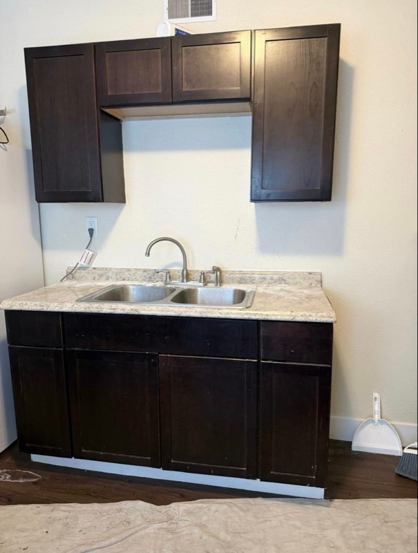 2459 S 8th St in Milwaukee, WI - Building Photo - Building Photo