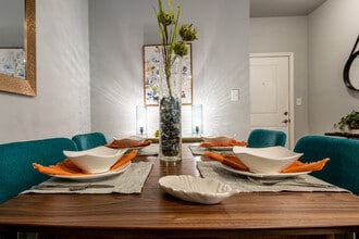 Highview Pointe in Louisville, KY - Building Photo - Interior Photo
