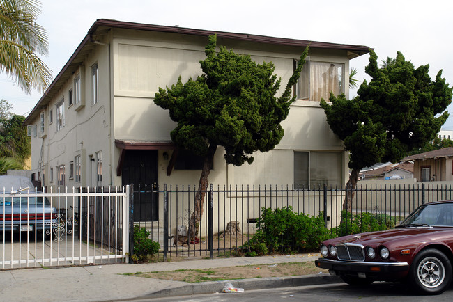 425 E 97th St in Inglewood, CA - Building Photo - Building Photo