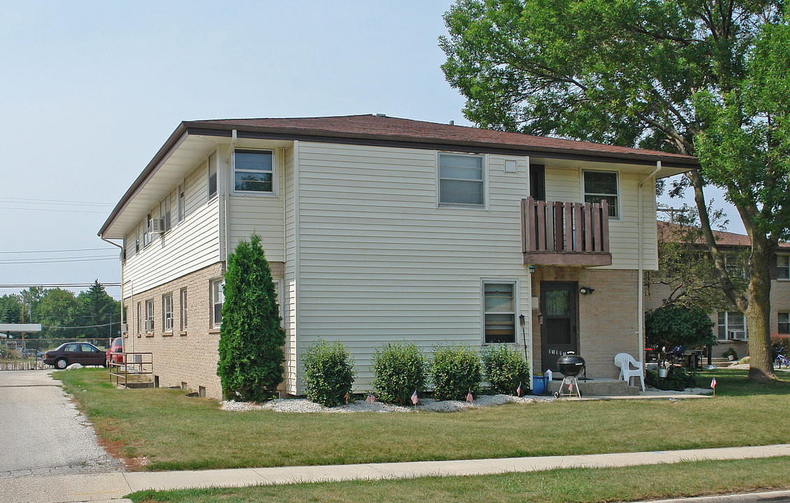 Westwood in Menomonee Falls, WI - Building Photo