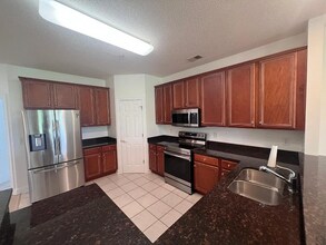 5063 Glenbrook Dr in Myrtle Beach, SC - Foto de edificio - Building Photo