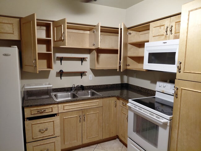 2205 N 23rd Ave in Hollywood, FL - Foto de edificio - Building Photo