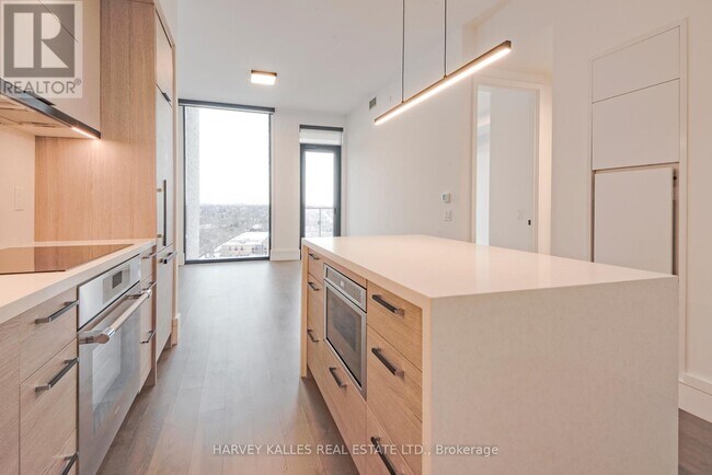 215 Lonsdale Rd in Toronto, ON - Building Photo - Building Photo