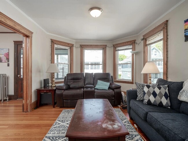 54 Upland Rd, Unit 2 in Somerville, MA - Building Photo - Building Photo