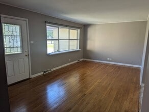 413 W Palatine Rd in Palatine, IL - Building Photo - Building Photo