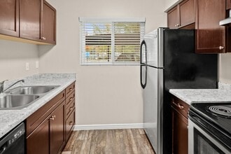 Monaco Apartments in Salt Lake City, UT - Foto de edificio - Building Photo